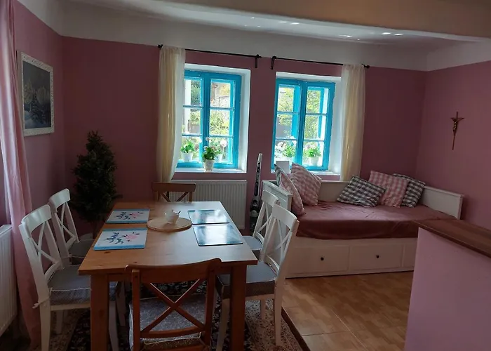 Nyaraló Modre Okno *